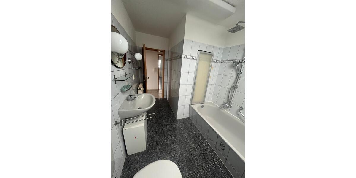 Etagenwohnung Lehrte - 3 Zimmer, 94 m&sup2;, 1.150&euro; | Angebot:24838965