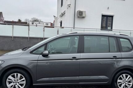 VW Touran 143.471 km 14.400 &euro; Salzgitter-Lebenstedt 38226