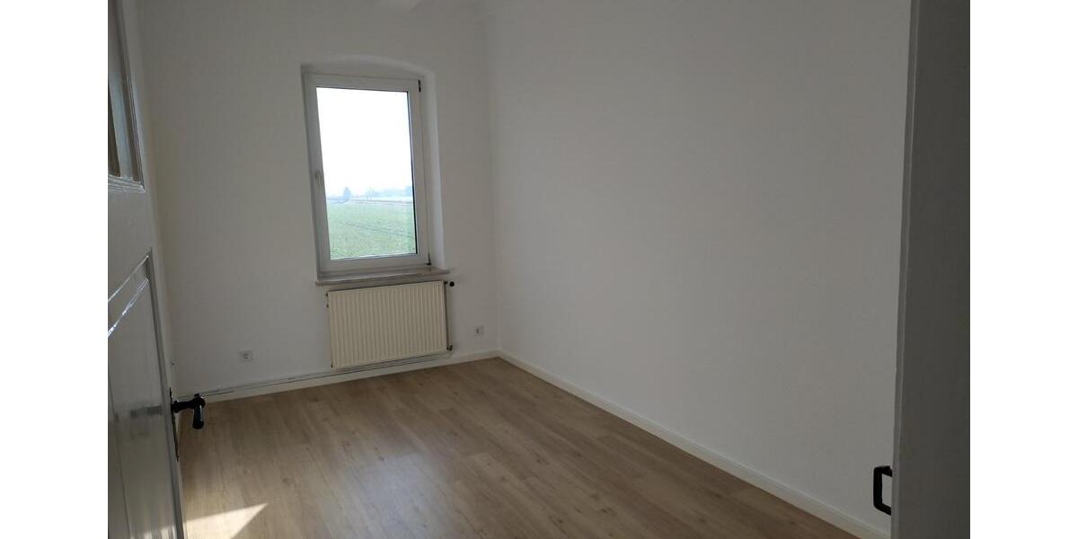 Etagenwohnung Bad Salzdetfurth - 4 Zimmer, 106 m&sup2;, 750&euro; | Angebot:25650355