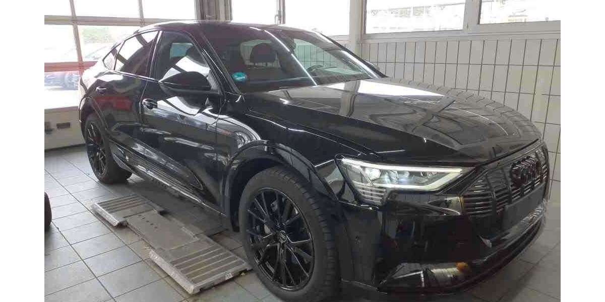 Audi e-tron 23.750 km 32.950 &euro; Salzgitter 38259