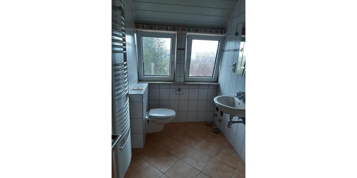 Dachgeschoßwohnung Sibbesse - 3 Zimmer, 66 m&sup2;, 470&euro; | Angebot:25823935