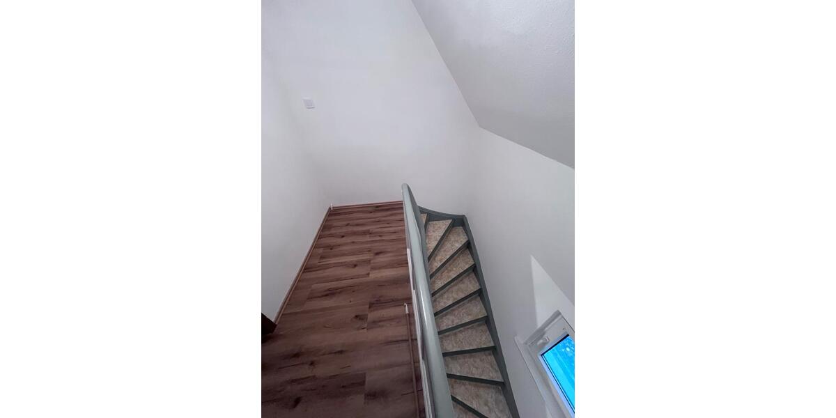 Reihenhaus Delligsen - 7 Zimmer, 195 m&sup2;, 1.050&euro; | Angebot:26603333