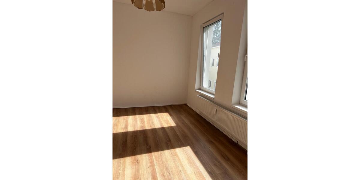 Etagenwohnung Peine Südstadt - 3 Zimmer, 102 m&sup2;, 780&euro; | Angebot:25805444
