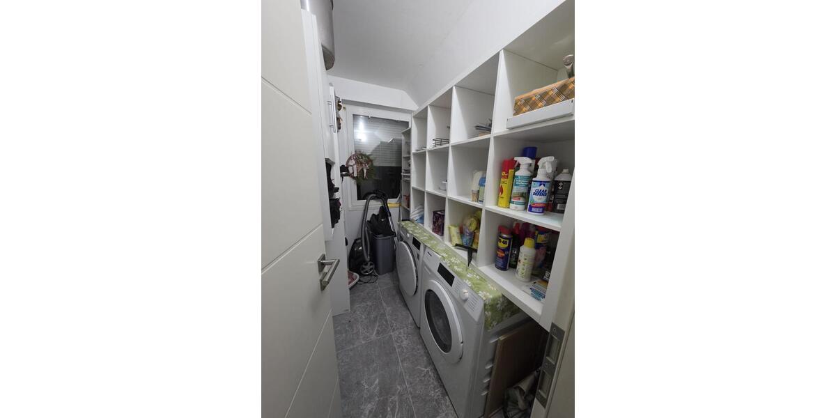 Erdgeschoßwohnung Hannover Linden-Limmer - 3 Zimmer, 130 m&sup2;, 1.500&euro; | Angebot:25925800