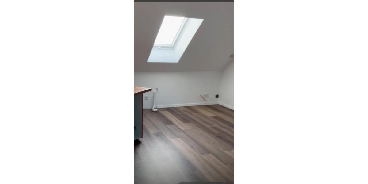 Dachgeschoßwohnung Lengede - 3 Zimmer, 110 m&sup2;, 1.250&euro; | Angebot:25981011