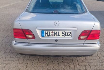 Mercedes-Benz E 320 276.670 km 2.200 &euro; Holle 31188