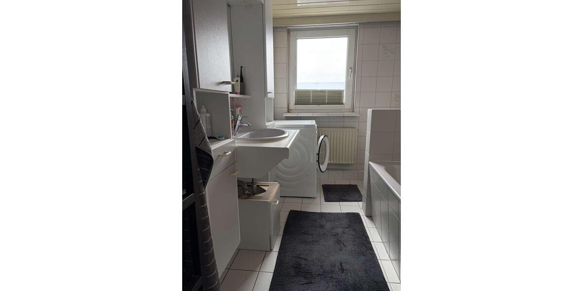 Etagenwohnung Springe - 3 Zimmer, 90 m&sup2;, 585&euro; | Angebot:25375266