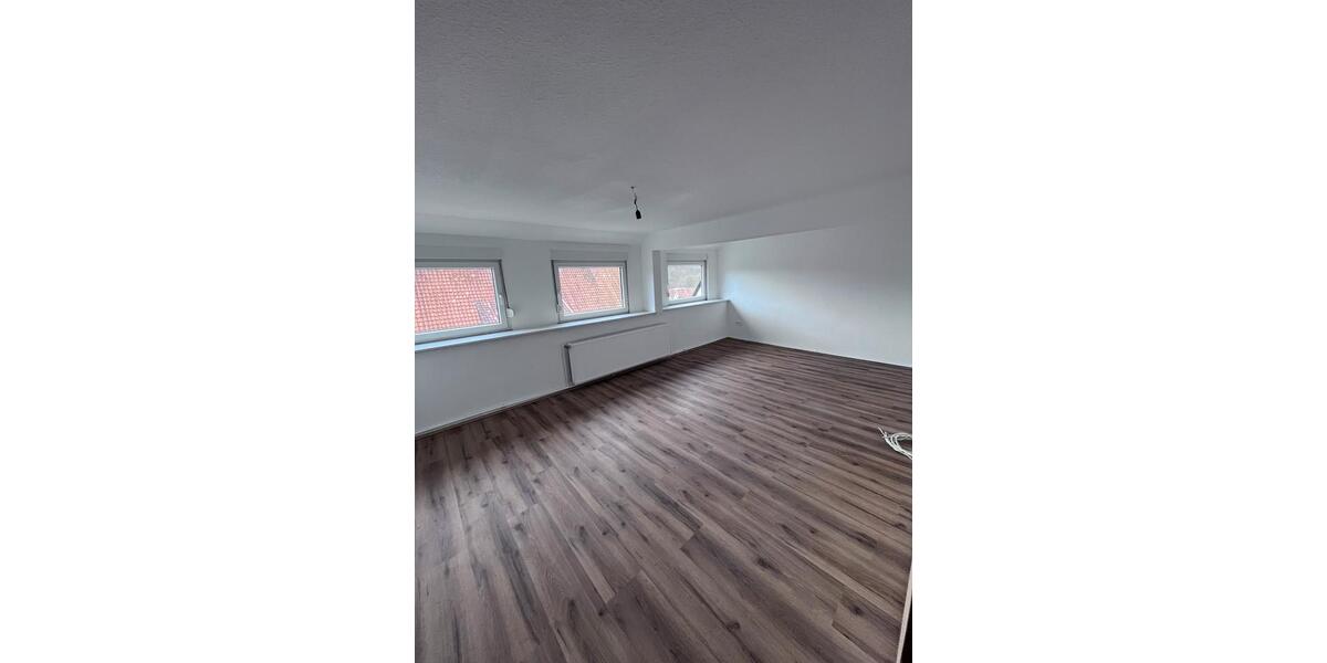 Reihenhaus Delligsen - 7 Zimmer, 195 m&sup2;, 1.050&euro; | Angebot:26603333