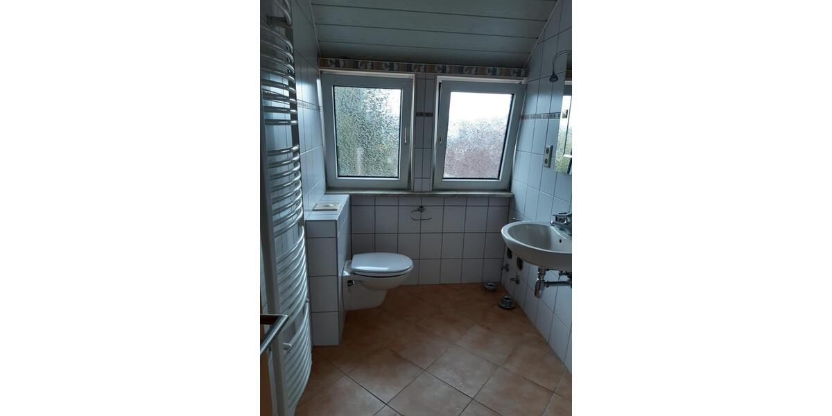 Dachgeschoßwohnung Sibbesse - 3 Zimmer, 66 m&sup2;, 470&euro; | Angebot:25823935
