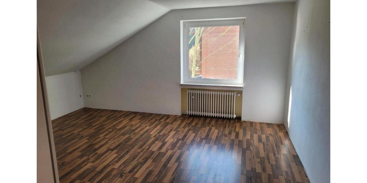 Dachgeschoßwohnung Lamspringe - 3 Zimmer, 70 m&sup2;, 500&euro; | Angebot:25924396