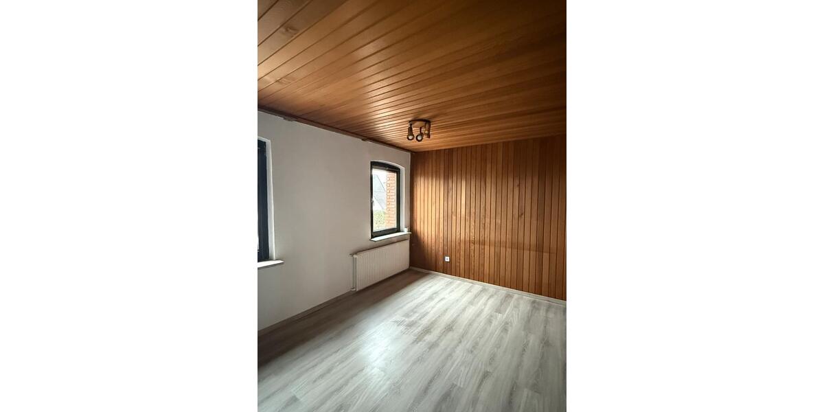 Dachgeschoßwohnung Springe - 2.5 Zimmer, 83 m&sup2;, 750&euro; | Angebot:25806695