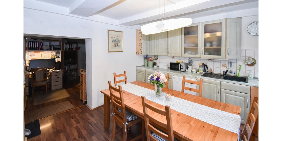 Historisches Reihenhaus mit PV-Anlage!!! - Reihenmittelhaus Bad Salzdetfurth | Angebot:24624364