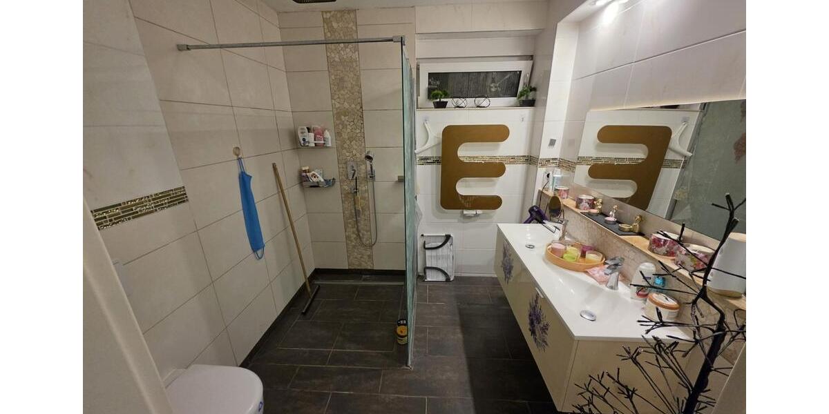 Erdgeschoßwohnung Hannover Linden-Limmer - 3 Zimmer, 130 m&sup2;, 1.500&euro; | Angebot:25925800