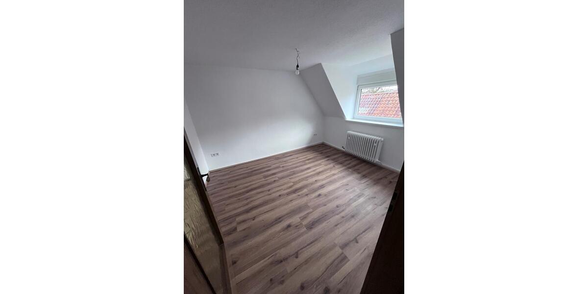 Reihenhaus Delligsen - 7 Zimmer, 195 m&sup2;, 1.050&euro; | Angebot:26603333