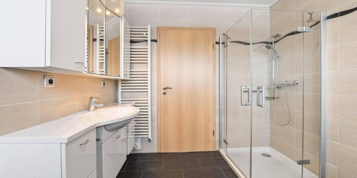 Etagenwohnung Salzgitter Lebenstedt - 3 Zimmer, 106 m&sup2;, 280.000&euro; | Angebot:25986932