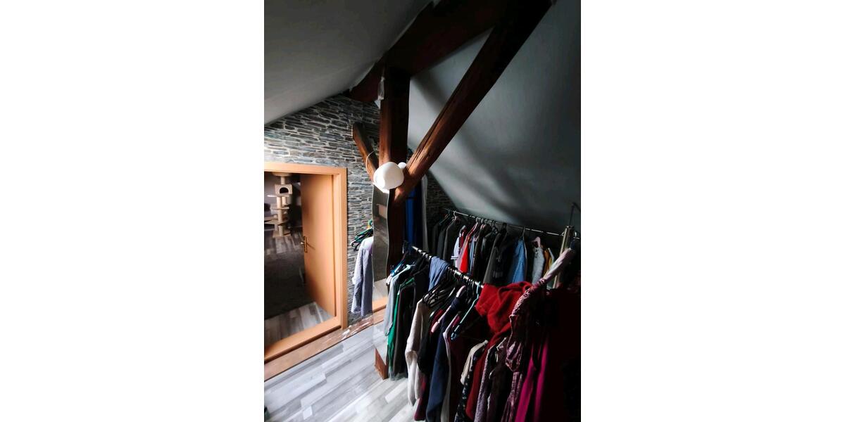 Etagenwohnung Harsum - 4 Zimmer, 160 m&sup2;, 800&euro; | Angebot:25960210