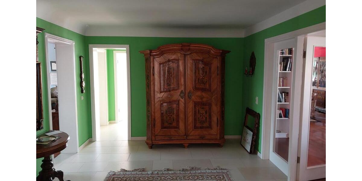 Etagenwohnung Hildesheim - 3.5 Zimmer, 225 m&sup2;, 2.150&euro; | Angebot:25917977