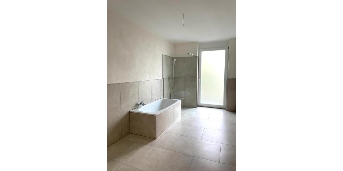 Etagenwohnung Laatzen - 3 Zimmer, 120 m&sup2;, 1.560&euro; | Angebot:25645484