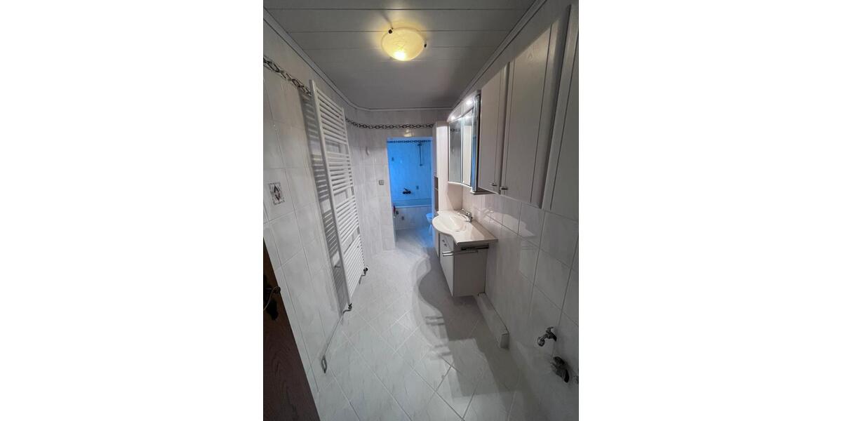 Reihenhaus Delligsen - 7 Zimmer, 195 m&sup2;, 1.050&euro; | Angebot:26603333