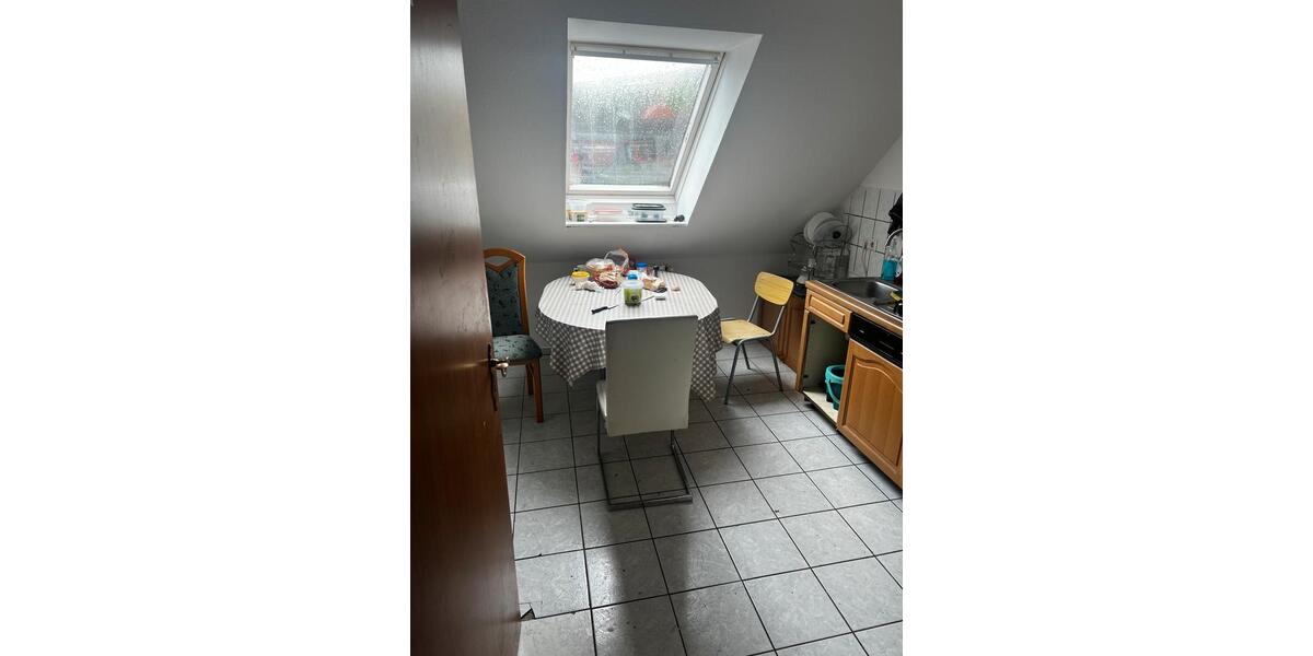 Dachgeschoßwohnung Salzgitter Ortschaft Nord - 8 Zimmer, 130 m&sup2;, 1.100&euro; | Angebot:26536399