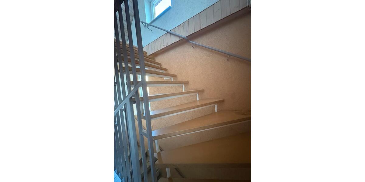 Etagenwohnung Lehrte - 4 Zimmer, 102 m&sup2;, 900&euro; | Angebot:25179397