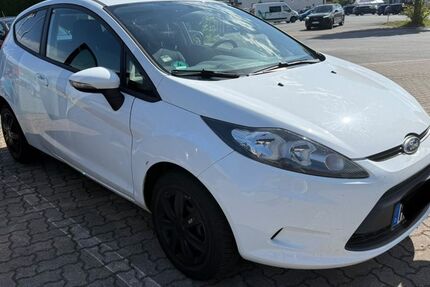 Ford Fiesta 90.000 km 2.999 &euro; woltershausen 31195