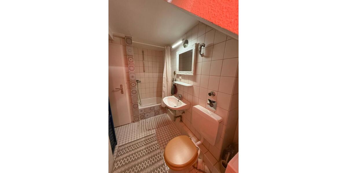 Dachgeschoßwohnung Hannover Linden-Limmer - 2 Zimmer, 70 m&sup2;, 950&euro; | Angebot:25820576