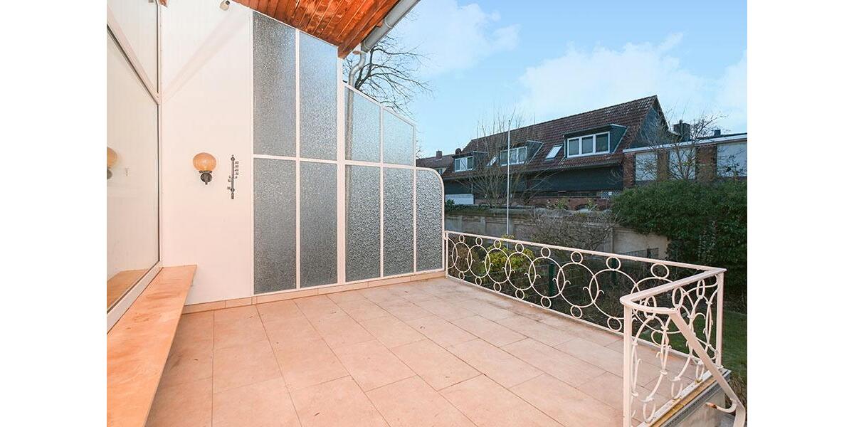 Einfamilienhaus Hildesheim - 11 Zimmer, 360 m&sup2;, 2.500&euro; | Angebot:25415382