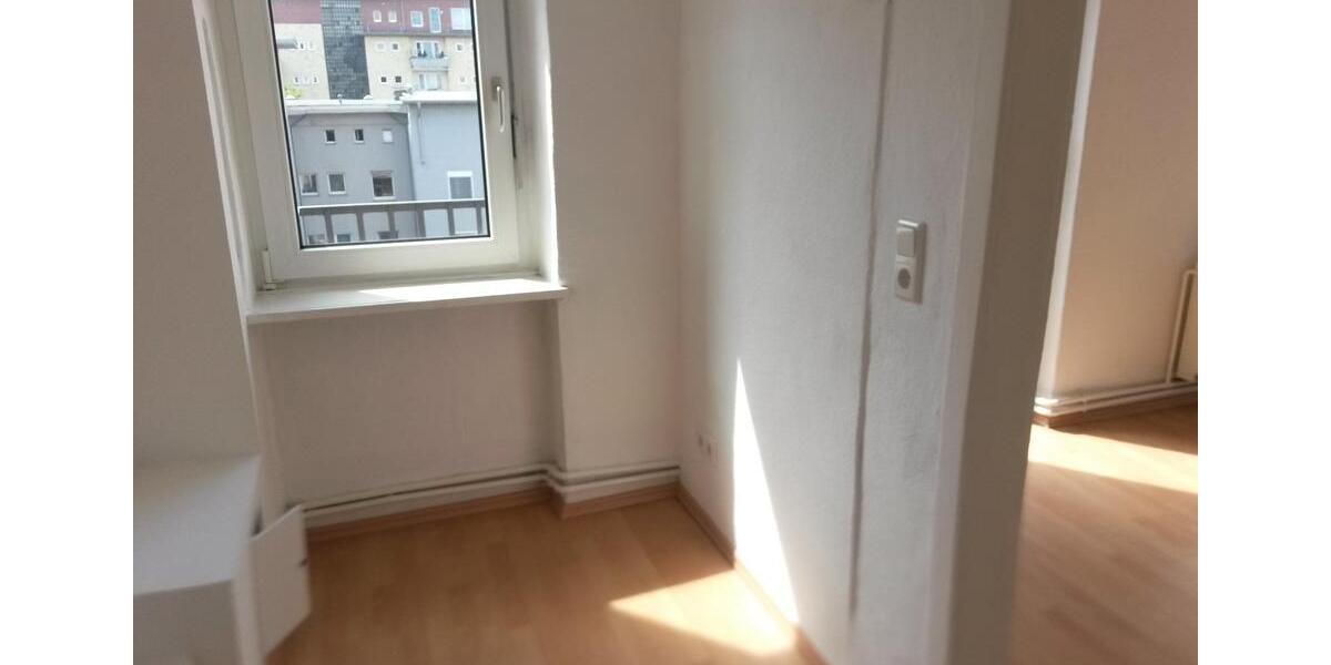 Etagenwohnung Hannover Döhren-Wülfel - 5 Zimmer, 126 m&sup2;, 1.200&euro; | Angebot:25391441