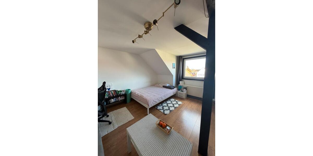 Dachgeschoßwohnung Hildesheim Himmelsthür - 1 Zimmer, 30 m&sup2;, 230&euro; | Angebot:26035202