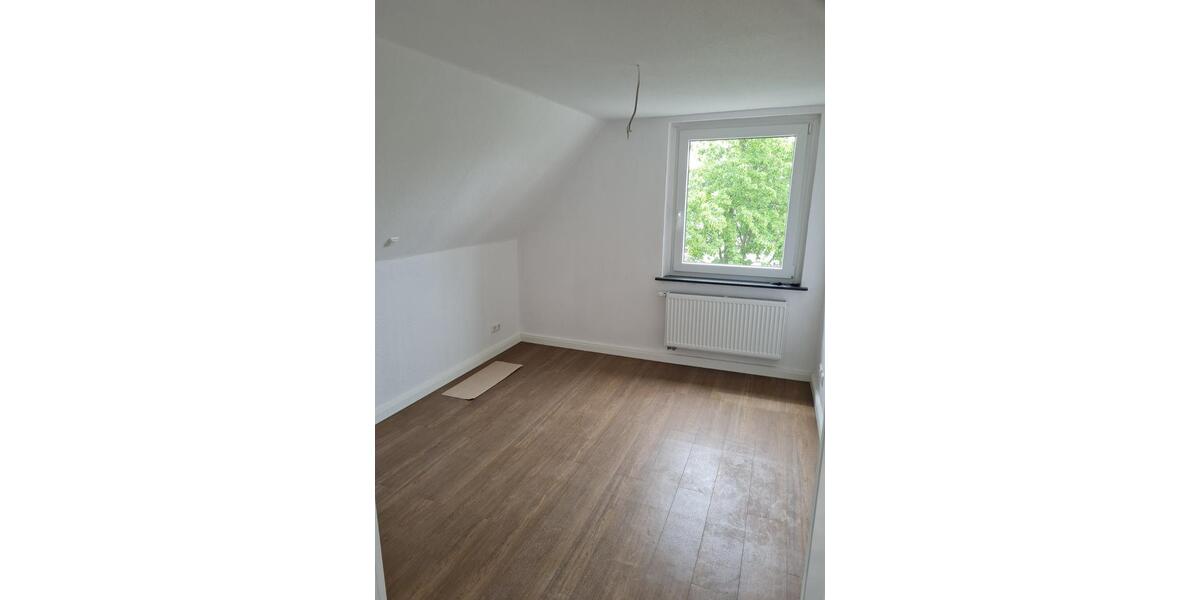 Dachgeschoßwohnung Ilsede - 3 Zimmer, 85 m&sup2;, 850&euro; | Angebot:24507707