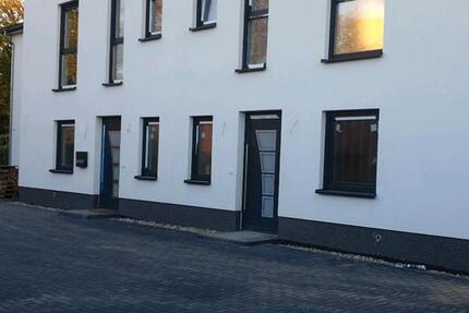 Haus Lehrte - 6 Zimmer, 200 m&sup2;, 1.500&euro; | Angebot:26051396