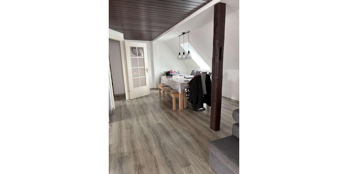 Etagenwohnung Springe - 3 Zimmer, 90 m&sup2;, 585&euro; | Angebot:25375266