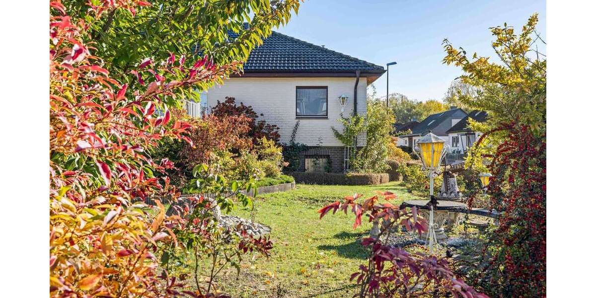 Einfamilienhaus Sarstedt - 9 Zimmer, 327 m&sup2;, 790.000&euro; | Angebot:25822011