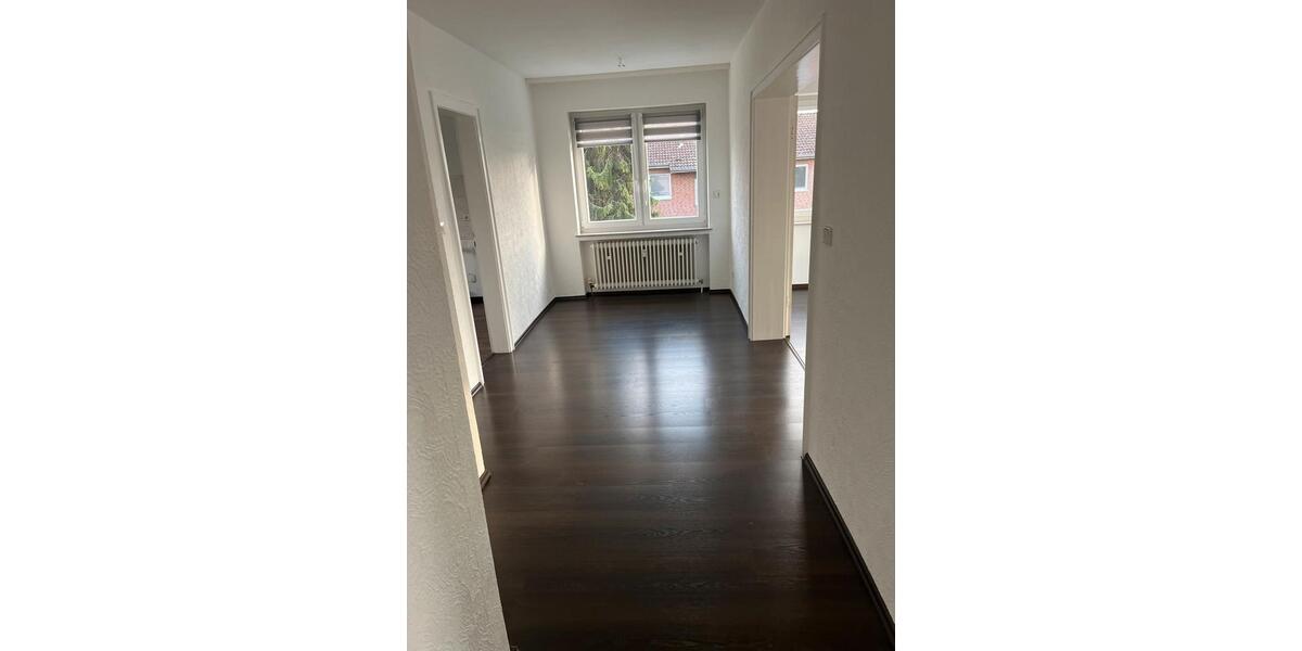 Etagenwohnung Lehrte - 3 Zimmer, 82 m&sup2;, 1.000&euro; | Angebot:25640691