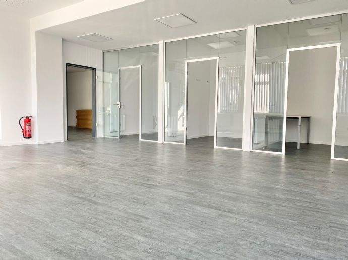Gewerbeobjekt Hildesheim Moritzberg - 9 Zimmer, 242 m&sup2;, 2.425&euro; | Angebot:25996509