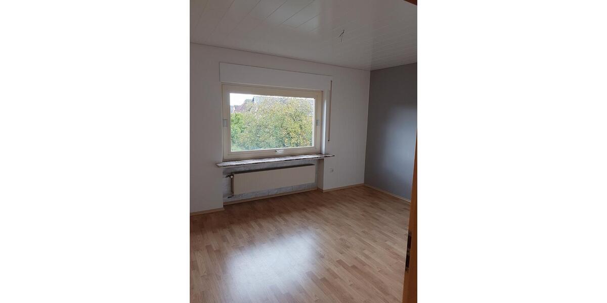 Etagenwohnung Lehrte - 4.5 Zimmer, 100 m&sup2;, 720&euro; | Angebot:26651227