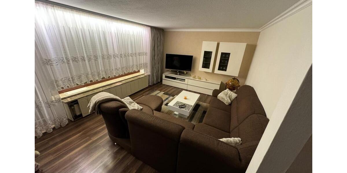 Etagenwohnung Lengede - 6 Zimmer, 151 m&sup2;, 1.350&euro; | Angebot:25293036