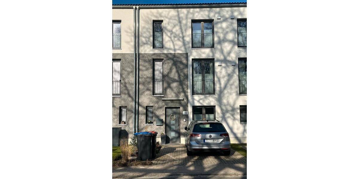 Reihenhaus Springe - 6 Zimmer, 145 m&sup2;, 1.650&euro; | Angebot:26582083