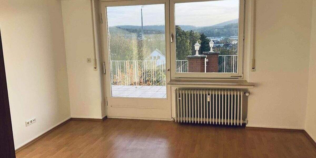 Etagenwohnung Alfeld - 3 Zimmer, 122 m&sup2;, 775&euro; | Angebot:25654261