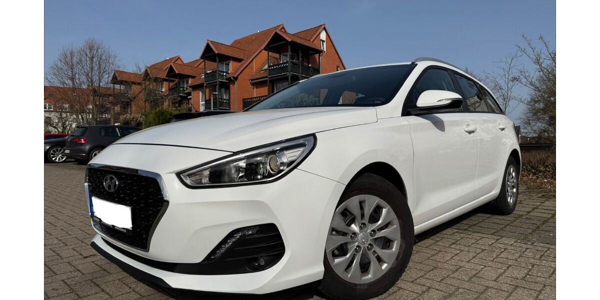 Hyundai i30 6.879 km 14.990 &euro; Harsum 31177