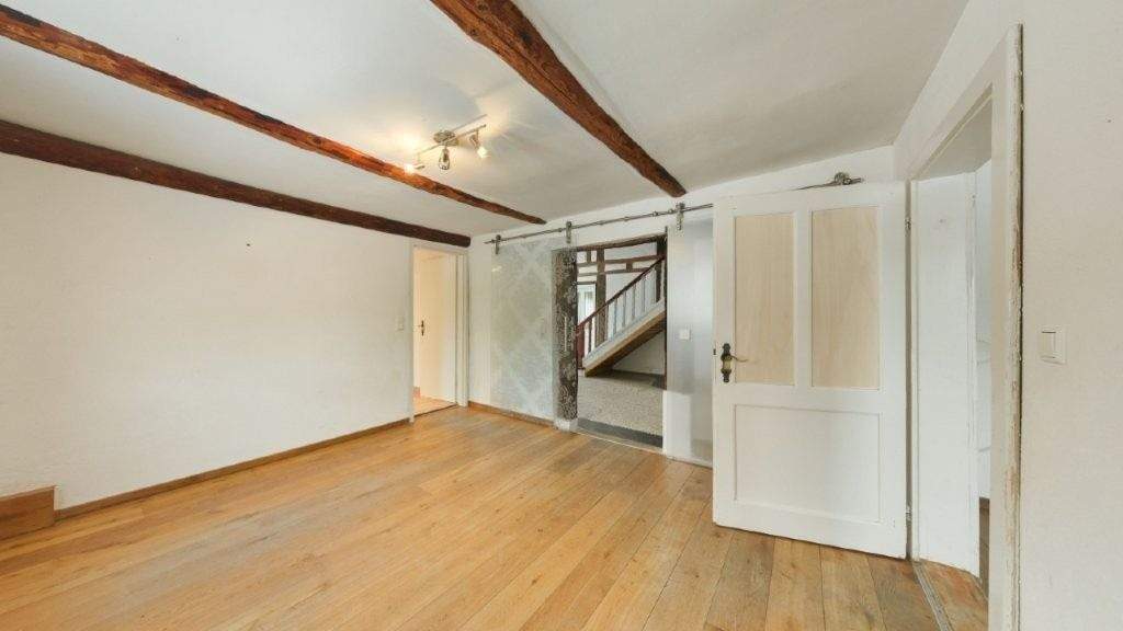 Mehrfamilienhaus, Wohnhaus Springe Gestorf - 8 Zimmer, 180 m&sup2;, 385.000&euro; | Angebot:25744165