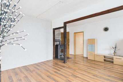 Haus Eime - 8 Zimmer, 215 m&sup2;, 155.000&euro; | Angebot:23812686