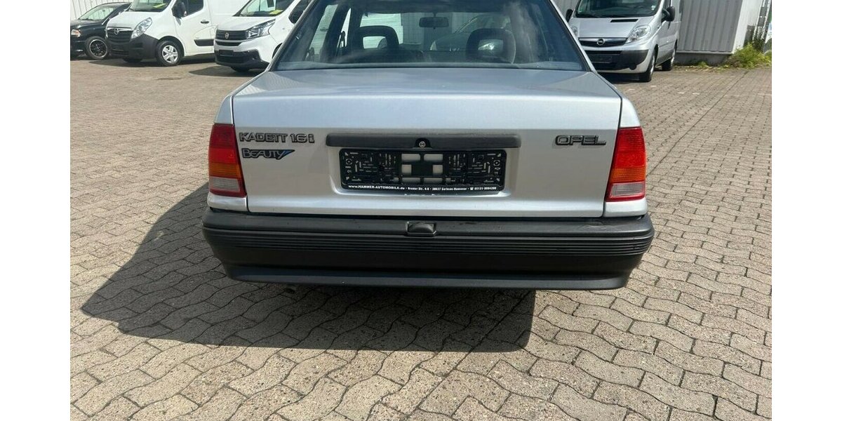 Opel Kadett E Beauty Lim. SEDAN GSD AUTOM- SERVO 74.000 km 6.950 &euro; Hannover 30179