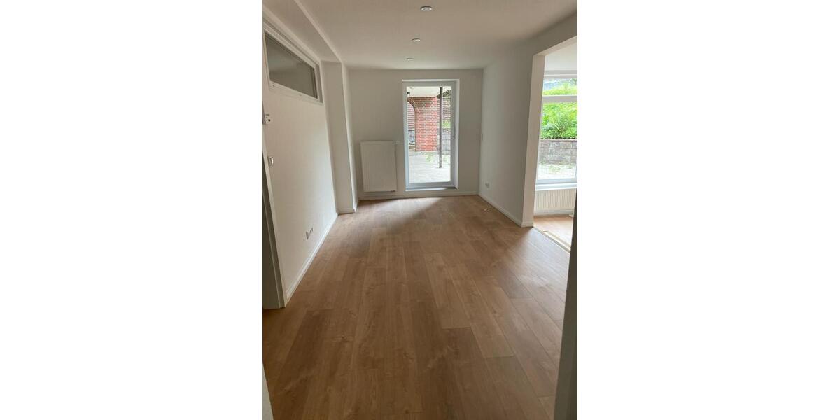 Etagenwohnung Hildesheim Himmelsthür - 2 Zimmer, 105 m&sup2;, 875&euro; | Angebot:25922695