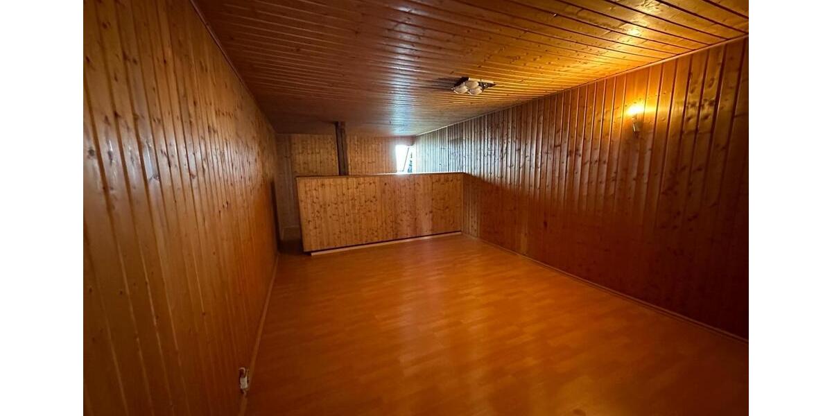 Etagenwohnung Hildesheim Oststadt/Stadtfeld - 6 Zimmer, 180 m&sup2;, 1.190&euro; | Angebot:24587675