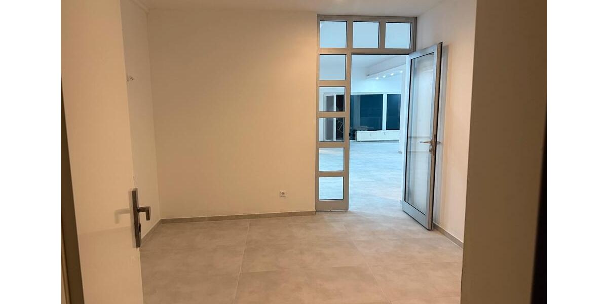 Etagenwohnung Hannover - 3 Zimmer, 130 m&sup2;, 1.680&euro; | Angebot:25066565