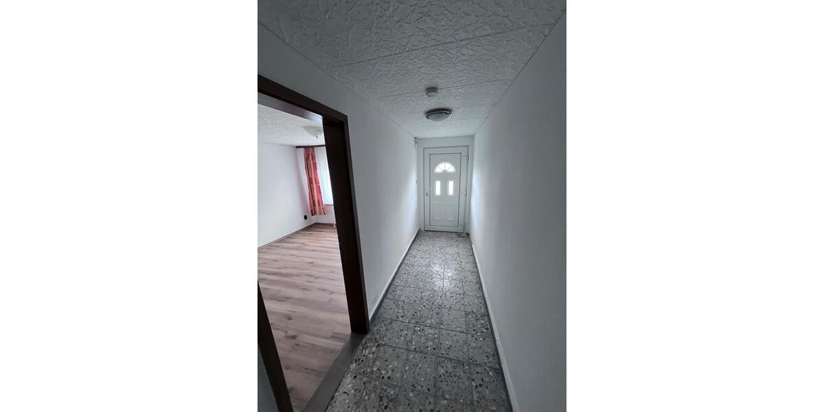Reihenhaus Delligsen - 7 Zimmer, 195 m&sup2;, 1.050&euro; | Angebot:26603333