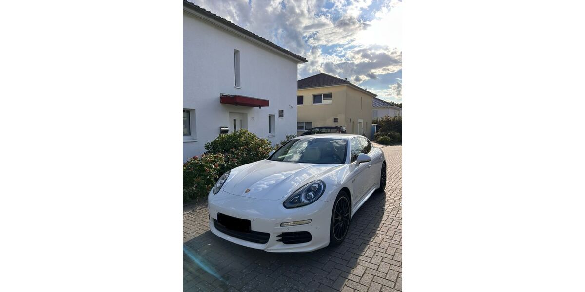 Porsche Panamera 129.452 km 34.999 &euro; Hannover 30457