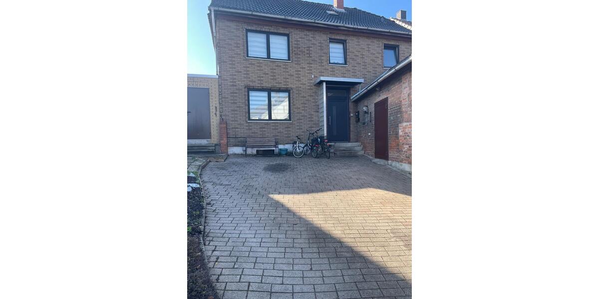 Einfamilienhaus Giesen - 5 Zimmer, 145 m&sup2;, 163.000&euro; | Angebot:26738566